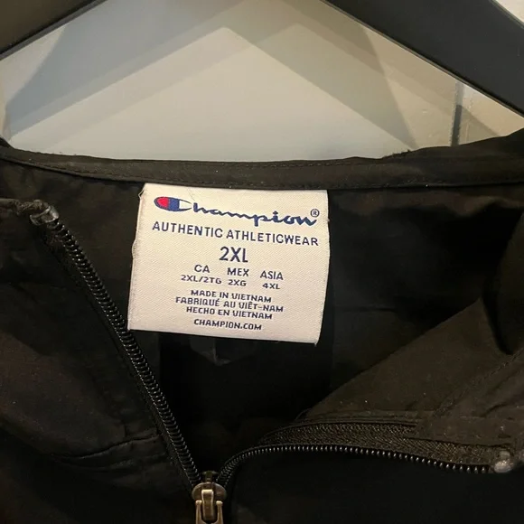 ￼GEORGIA BULLDOGS CHAMPION HOODED WINDBREAKER - Picture 3 of 6